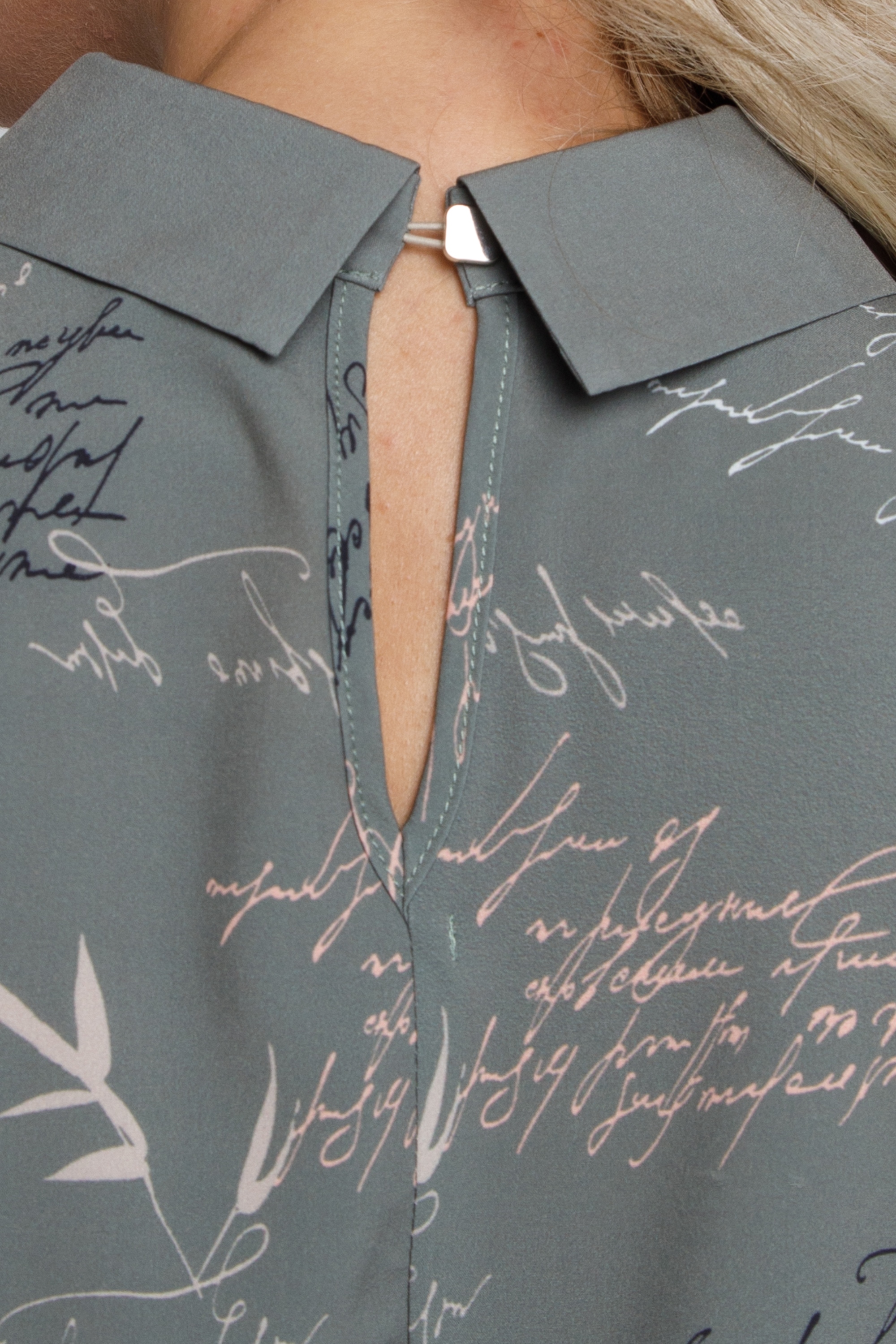 Блуза прямого силуэта с рукавами летучая мышь. 0030-01-27-47-101