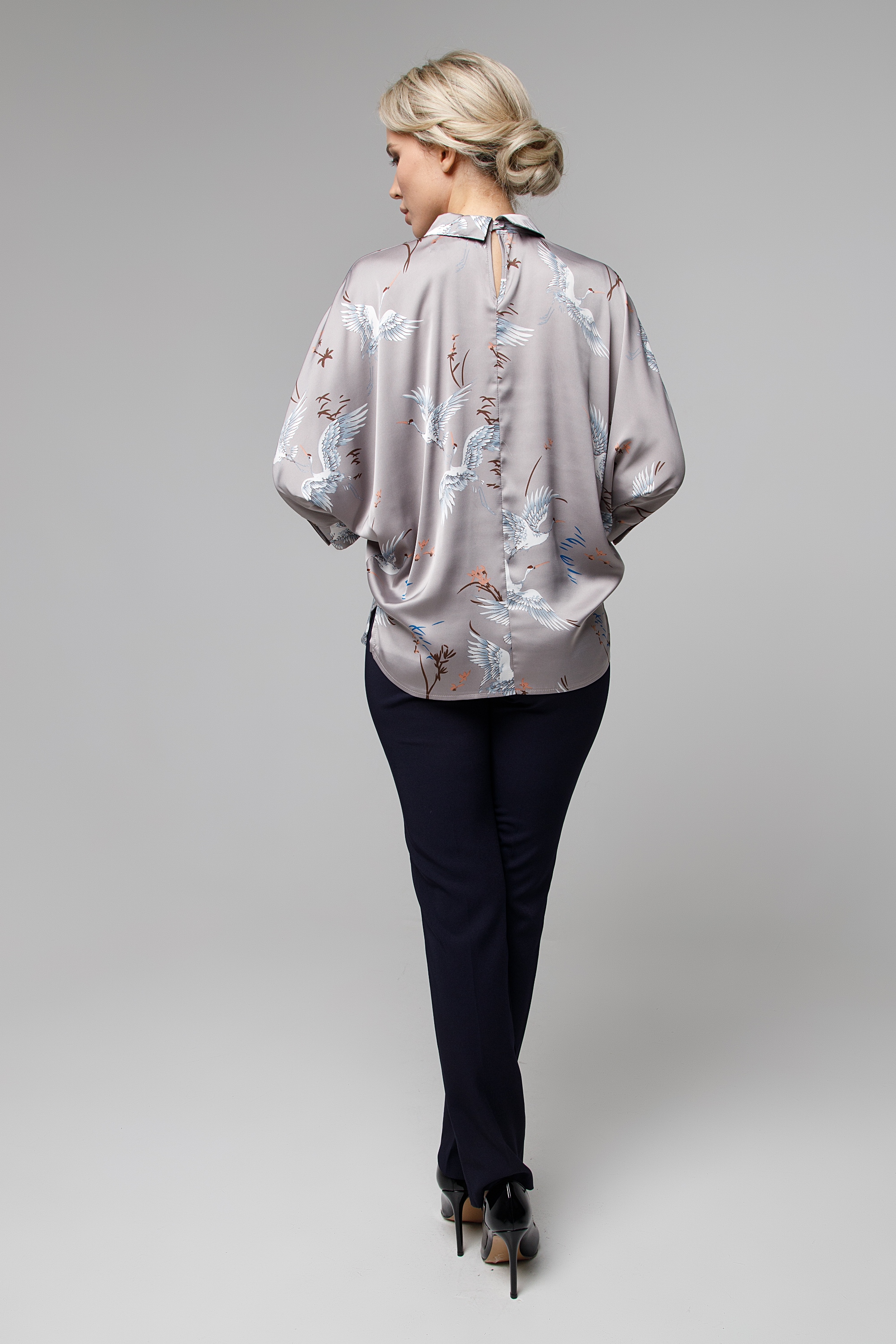 Блуза прямого силуэта с рукавами летучая мышь. 0030-01-27-39-03