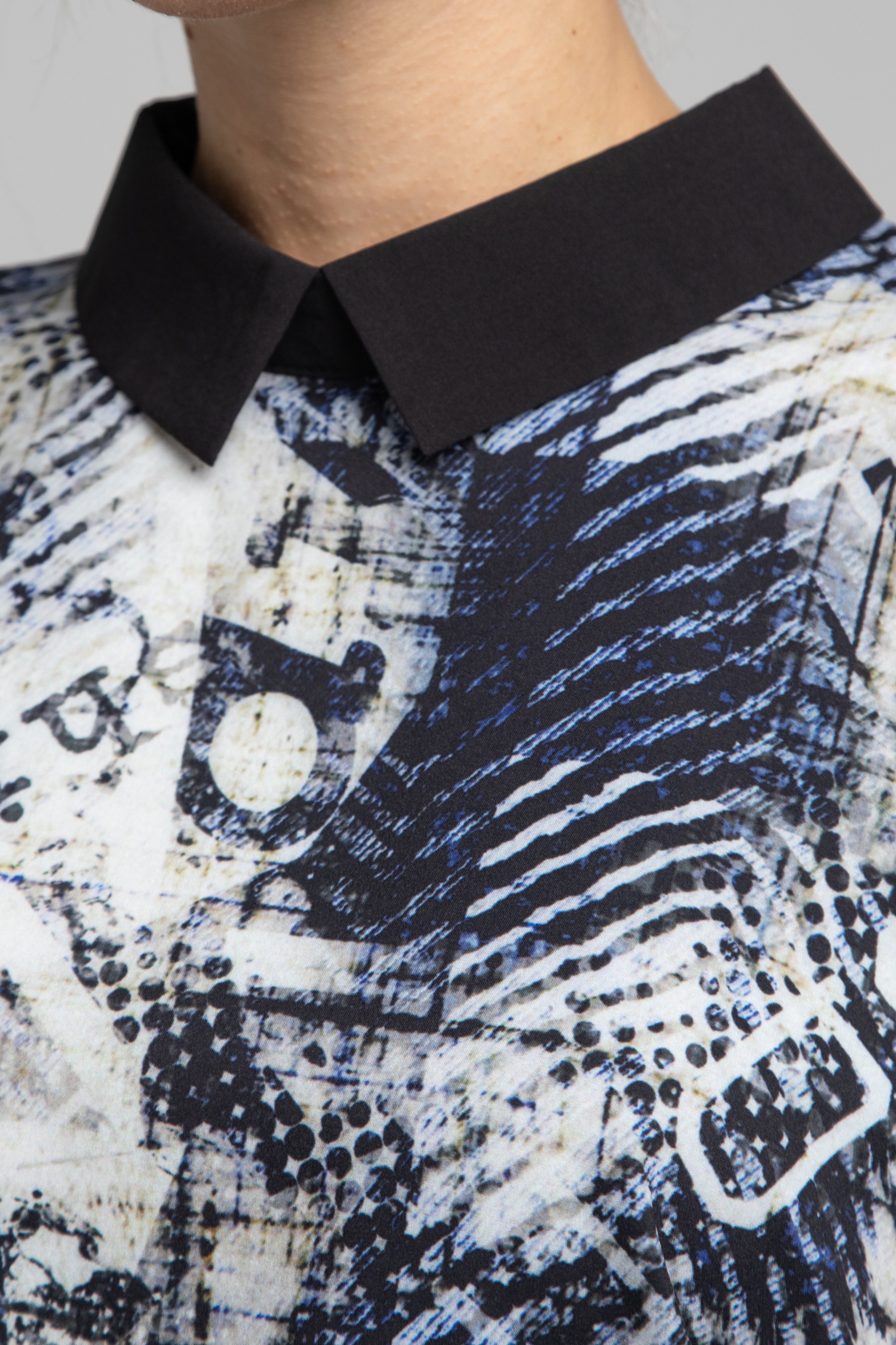Блуза прямого силуэта с рукавами летучая мышь. 0030-01-27-44-111